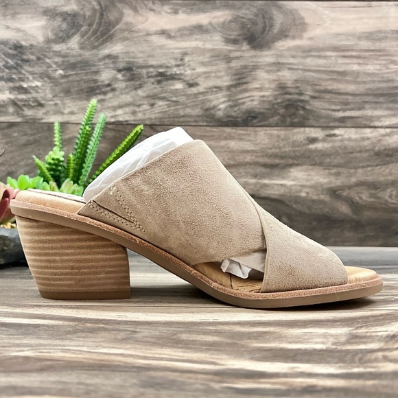 NIB Sofft Perrie Block Heel Slip On Sandal Light Grey Suede Leather 8M - Picture 7 of 12